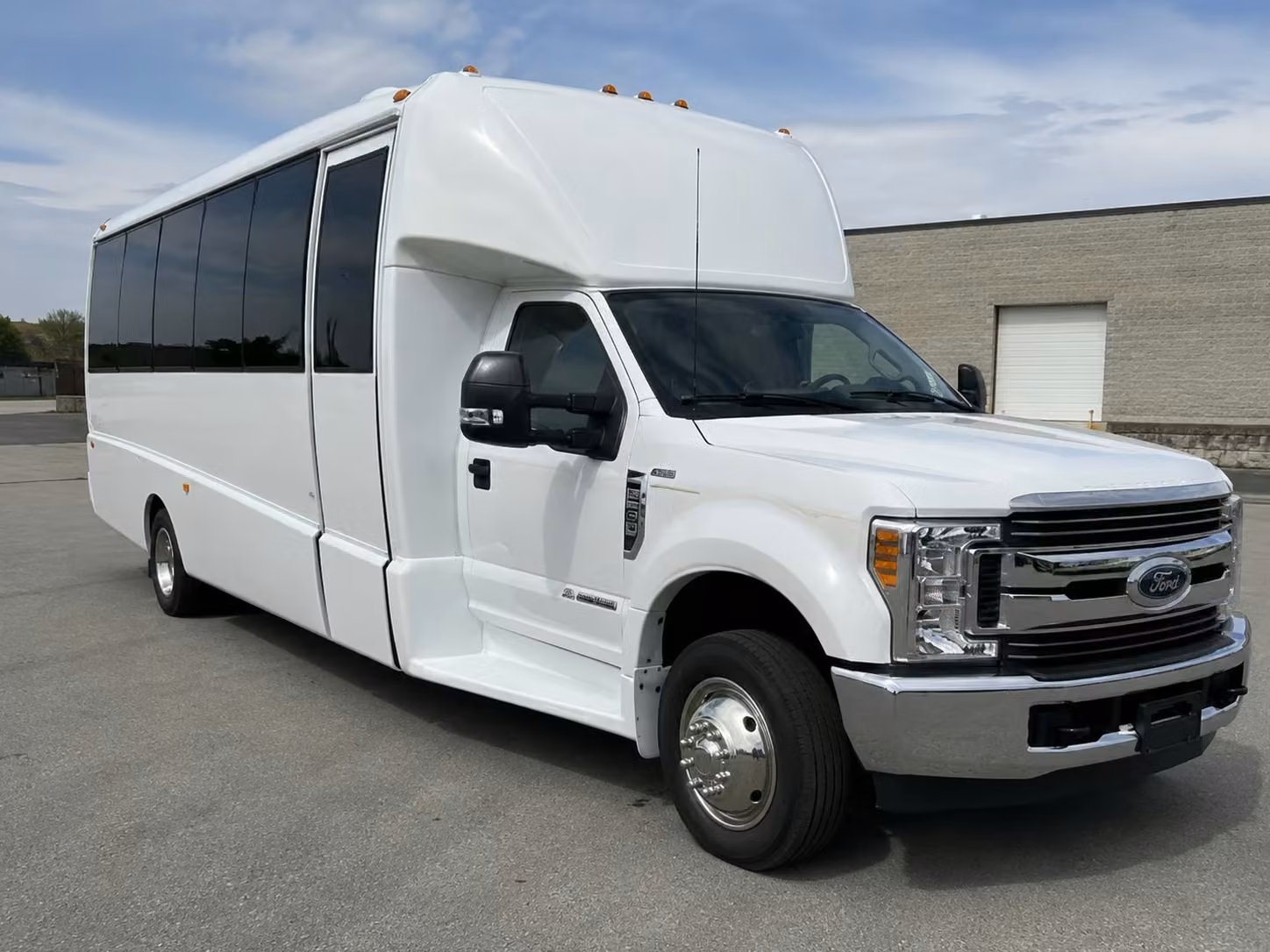 15 passenger minibus